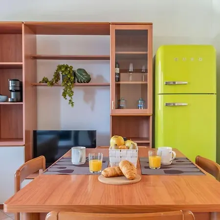 Free Parking & Free Wifi- Near Historic Center & Pet Friendly Trient